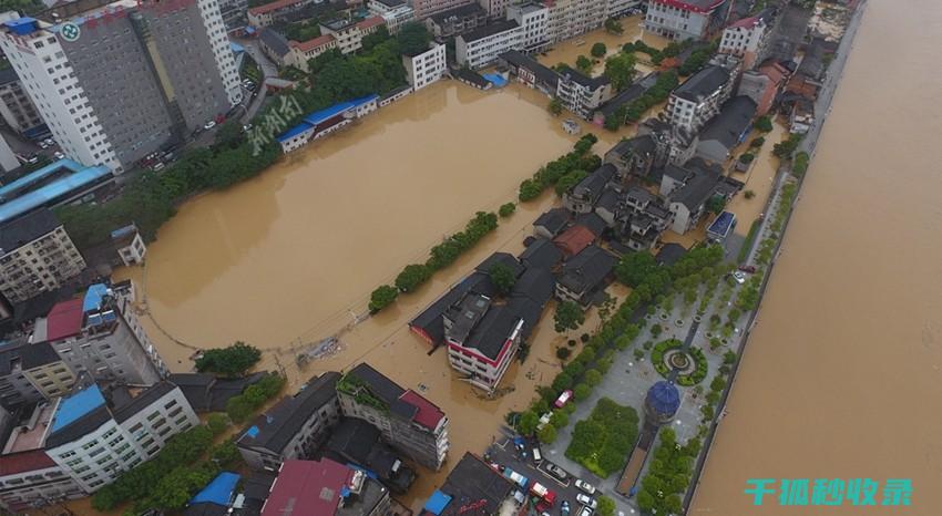 洪水自救手册：被困时的生存技巧与实用建议 (洪水自救手册内容)
