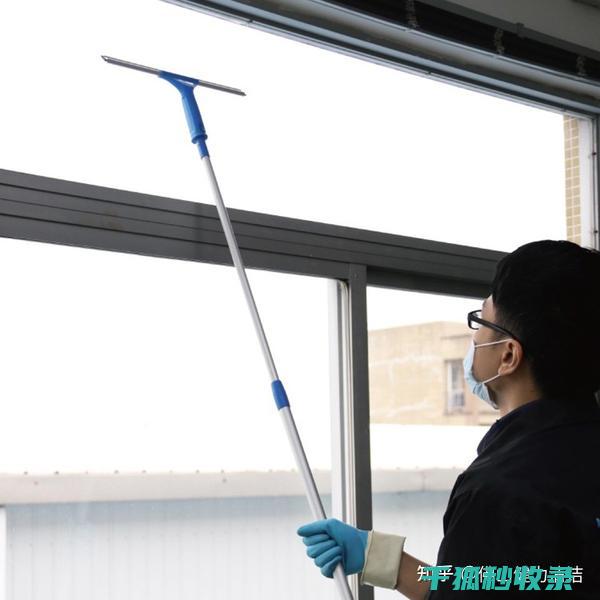 玻璃镜框清洁技巧，艺术作品更耀眼 (玻璃镜框清洁剂怎么用)