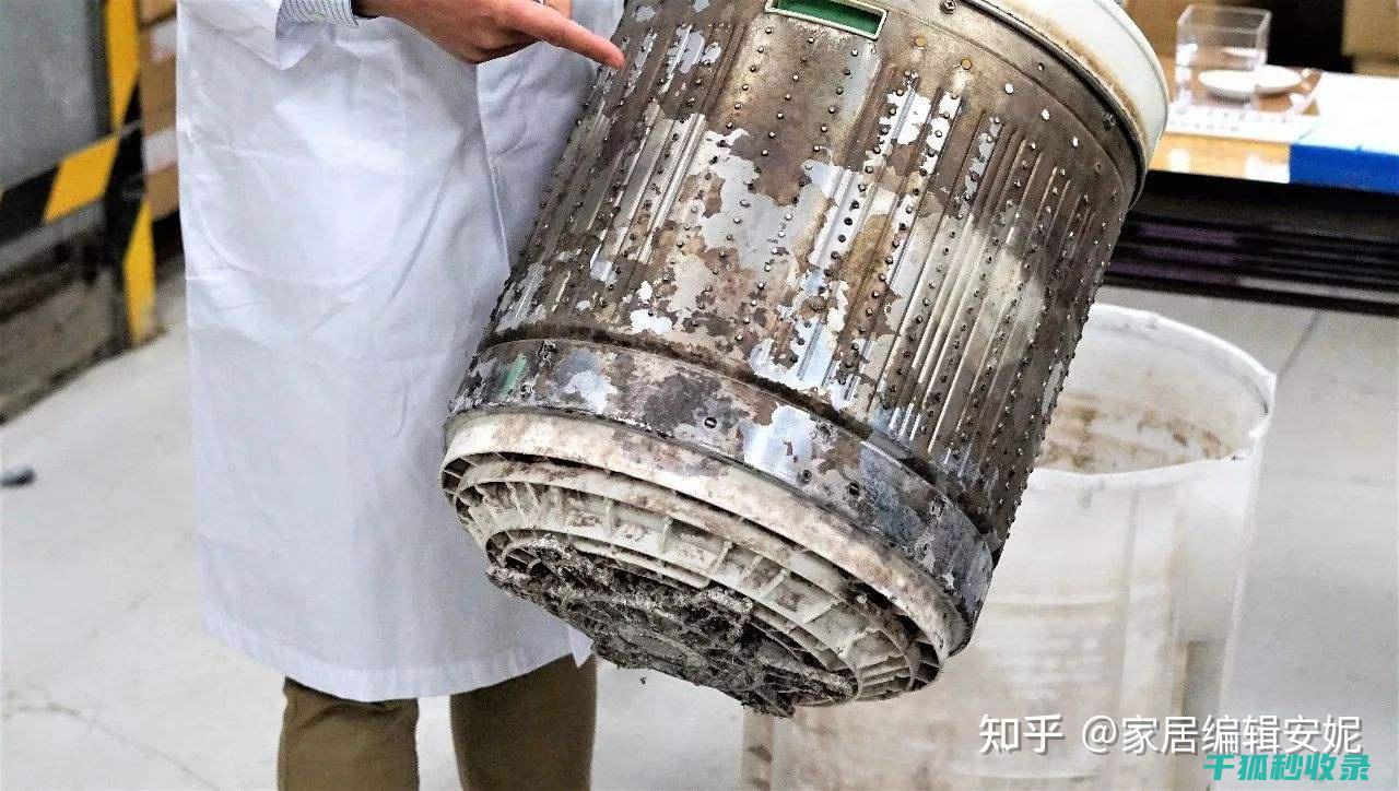 洗衣机内筒清洁与水温：热水还是冷水更好？ (洗衣机内筒清洗妙招)