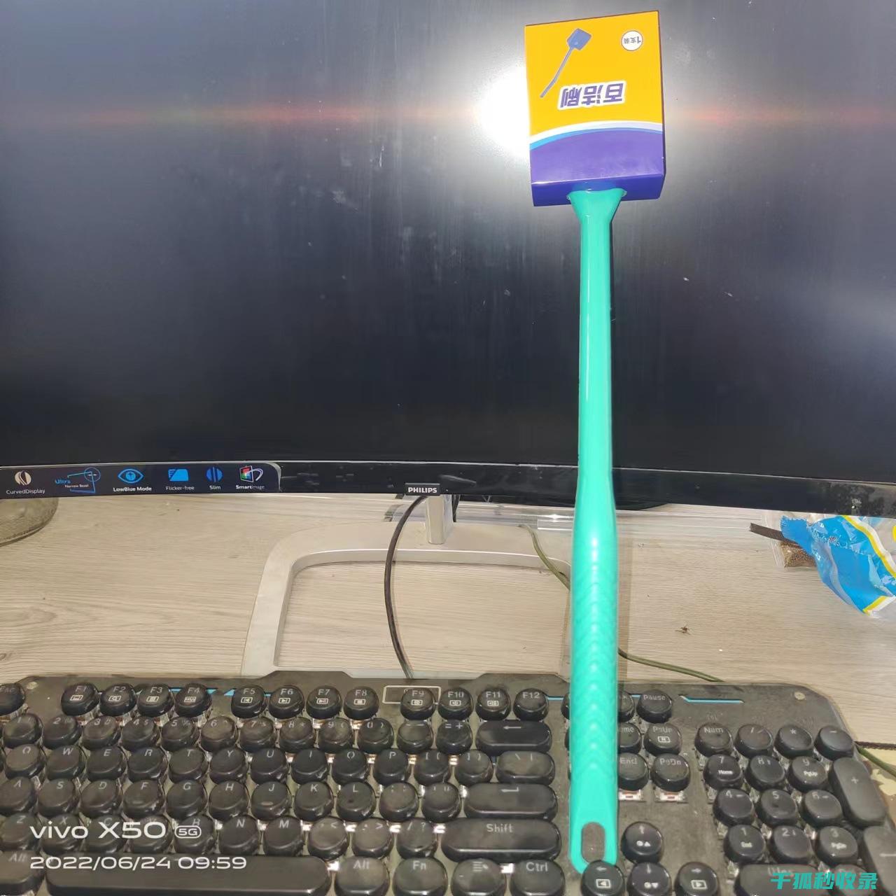 水族箱清洁技巧：使用活性炭清洁的注意事项 (水族箱清洁技术要求)